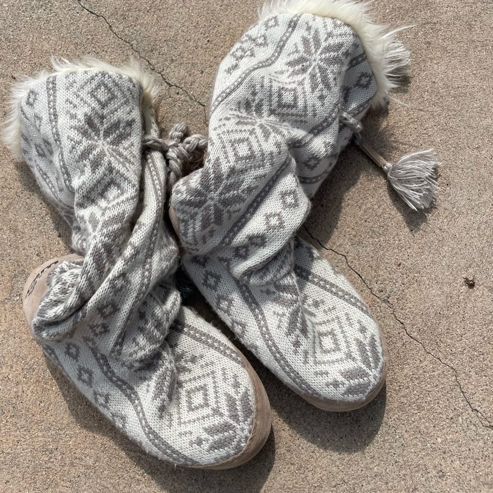 Muk luk slipper boots